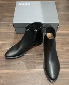 Item thumbnail for item f5bb0a52-f8d5-4392-92d5-1475663ef083