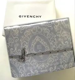 2026年最新】Givenchy 掛け布団の人気アイテム - メルカリ