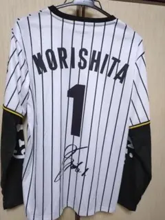 本日のみ！ゲリラセール★阪神タイガース⭐︎ユニフォーム⭐︎サイン入り 阪神タイガース レプリカユニフォーム 4番 上本博紀選手 サイン