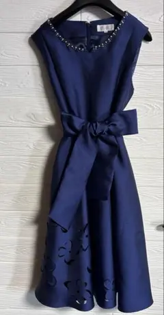 INFINE ネイビー ドレス パール装飾 花柄カットワーク