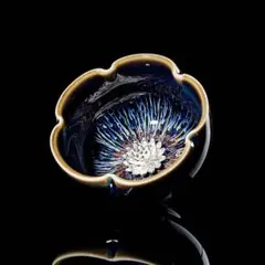 花びら型 青と白の茶器