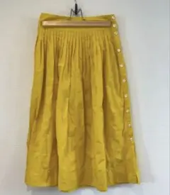 GAP イエロー ボタン付き フレアスカート ミディ丈　花柄刺繍