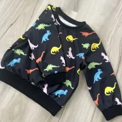 恐竜柄トレーナー