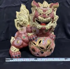 九谷菊仙　玉乗り獅子　狛犬 置物 縁起物 魔除け　インテリア　赤地金彩 骨董のサムネイル