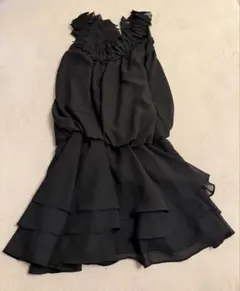 フリル付きブラックパーティードレス　サイズ38