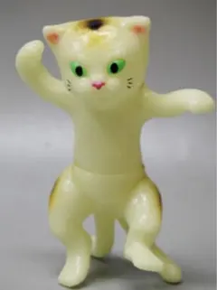 サンガッツ本舗 踊猫 GID 蓄光 サンガッツソフビ サンガッツ本舗 踊猫 GID 蓄光 サンガッツソフビ - メルカリ
