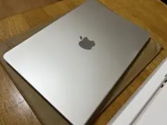 Apple MacBook Air M3 16gb 256ssd 本体