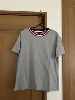 TOMMY HILFIGER✨Tシャツ