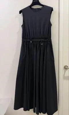 【お値下げ！美品】BLENHEIM ノースリーブワンピース ブラックのサムネイル