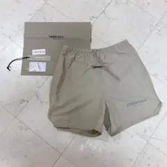 Fear Of God Essentials Volley Shortsのサムネイル