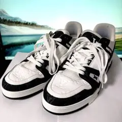 ☘️現行品 美品 大人気 ルイヴィトン トレイナーライン デニム 黒 白27.5☘️