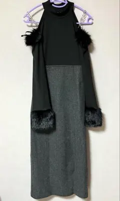【新品タグ付き】オフショルダー ファー付き ロングワンピース ビジュー付