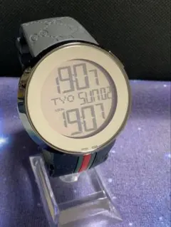 [稼働品 ]GUCCI デジタル腕時計中古品のサムネイル