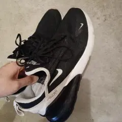 NIKE AIR MAX 270 ブラック ホワイト スニーカー　レディース　黒のサムネイル