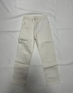 ユニクロ ホワイト ストレートデニム