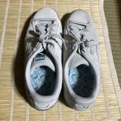 PUMA SUEDE スニーカー ライトグレー　スエード