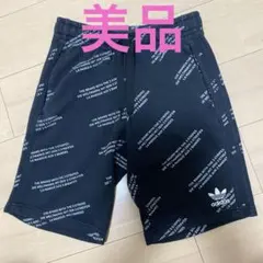 【美品】adidas テキストプリント ショートパンツ黒