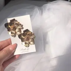 【Bride me】ゴールド花モチーフピアス(ゴールド)