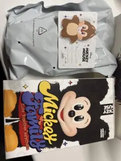 POPMARTMickey Family キーホルダー ぬいぐるみ デール
