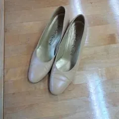 Yves Saint Laurent ベージュパンプス 日本サイズ23最終値下げ