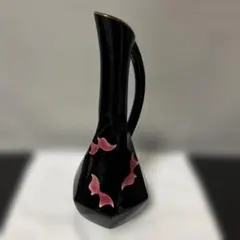 黒の花瓶 ピンクの蝶々が舞うデザイン・七宝焼