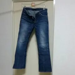 LEEのサムネイル