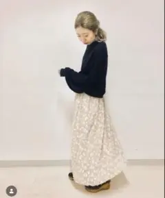 【美品】GARAGE OF GOOD CLOTHING 黒ジャガードスカートのサムネイル