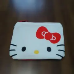 Hello Kitty ふわふわダイカットポーチ