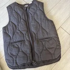 ZARA ダークグレー キルティングダウンベスト