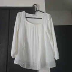 ホワイトプリーツ長袖ブラウスオンワード樫山　any　sis