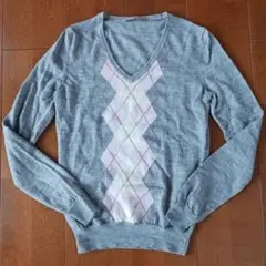 ユニクロ 長袖Vネックセーター アーガイル柄 グレー M