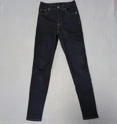 GU　スキニーパンツ　61サイズのサムネイル