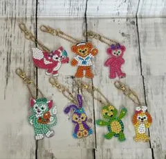 ディズニー　ダッフィフレンズダイヤモンドアートキーホルダー7点セット　ストラップ