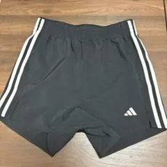 adidas ブラックショーツ サイドストライプ