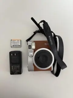 富士フィルムInstax Mini 90 Neo Classic ブラウン