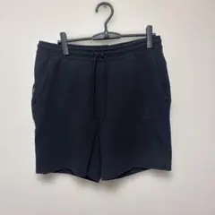 NIKE テックフリースショートパンツ　Ｌ