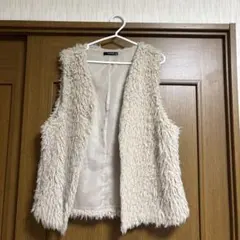 ベージュ ファー ベスト