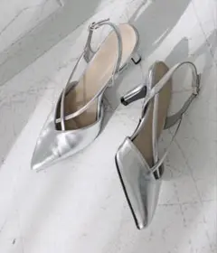 ポインテッドトゥクロスバックストラップパンプス 結婚式 パーティー オケージョン