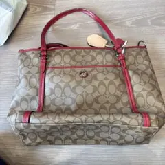 コーチ ロゴプリント トートバッグ ベージュ/レッド