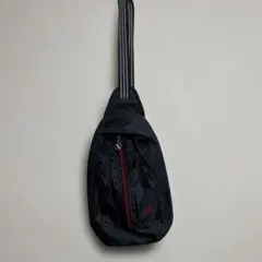 adidas ボディバッグ 黒