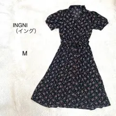 【イング】小花柄 半袖シャツワンピース　黒ベース　M上品　Aライン　ウエストゴム