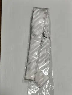【新品】ORIHICA ネクタイ シルバー ストライプのサムネイル