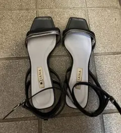 最終値下げ　DIANA サンダル　24.5のサムネイル