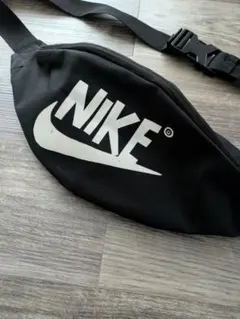 NIKEナイキ　ボディーバッグ　サコッシュ　ウエストバッグポーチ　ブラック