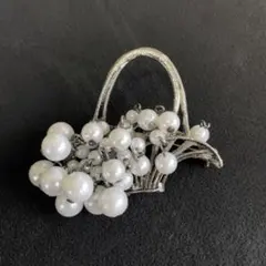 【20】フェイクパール　花籠ブローチ　レトロ感　ヴィンテージ