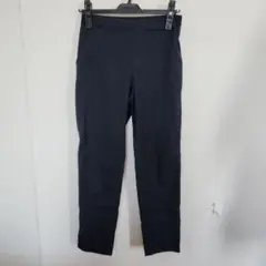 UNIQLO　ネイビー スリムフィット スラックス Sサイズ