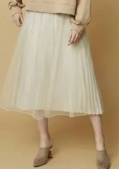 【未使用タグ付き】COTORICA. プリーツチュールスカートのサムネイル