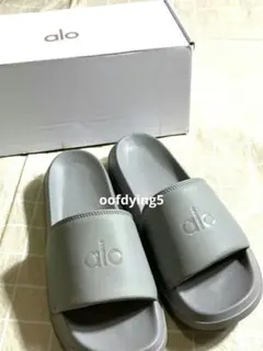 Alo Yoga スライドサンダル グレー 42 新品・未使用】alo yogaサンダル - メルカリ