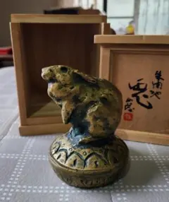 【共箱付】角宗春 作 ブロンズ 兎 香炉 金彩 うさぎ 金工 置物 和風