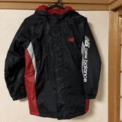 New Balance フード付きジャケット 黒/赤